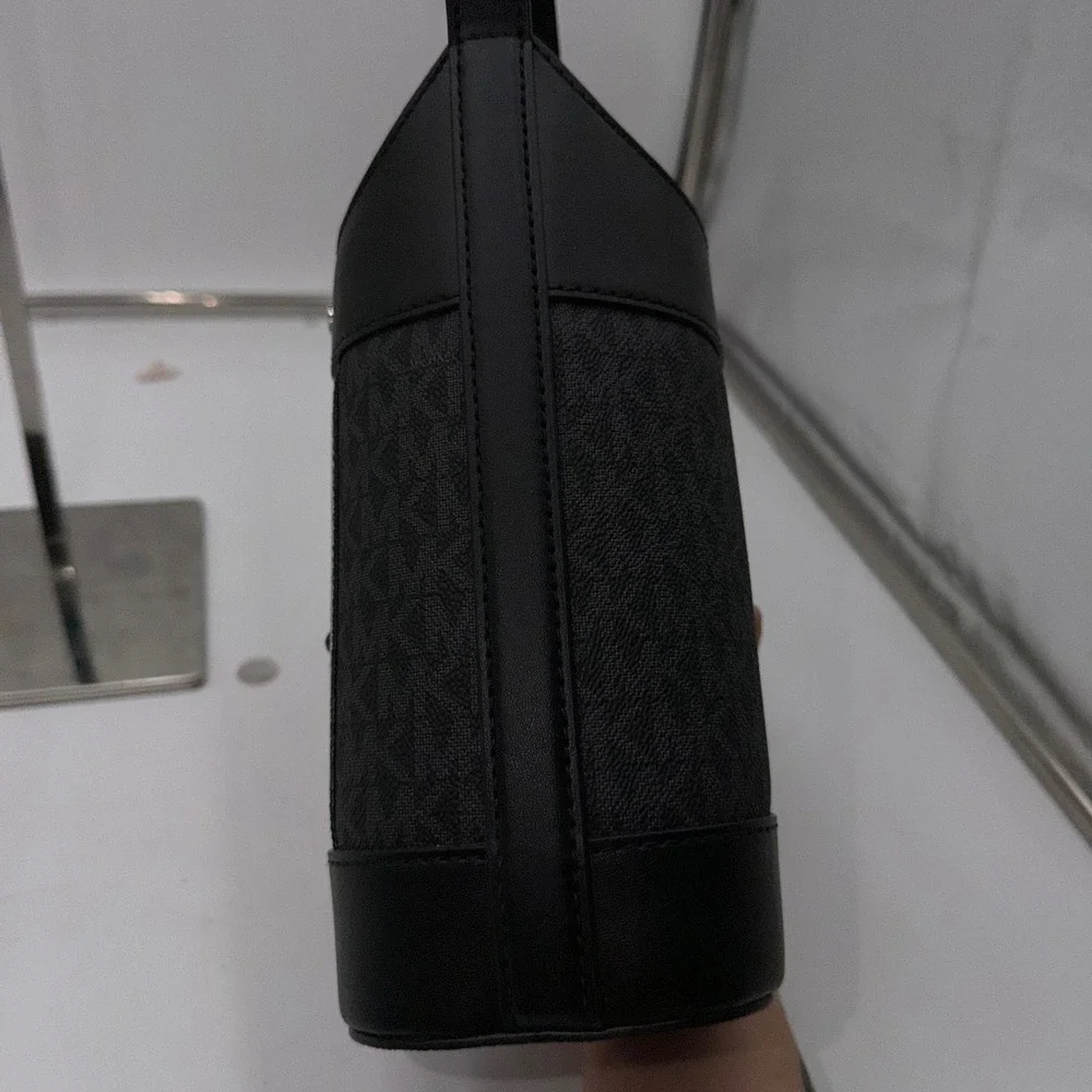Michael Kors Wine Bottle Holder Black Multi Signature MK 35F2SGFN6Y